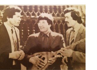 БІЗ ҮШЕУ ЕДІК (немесе бұдан 35 жыл бұрын)